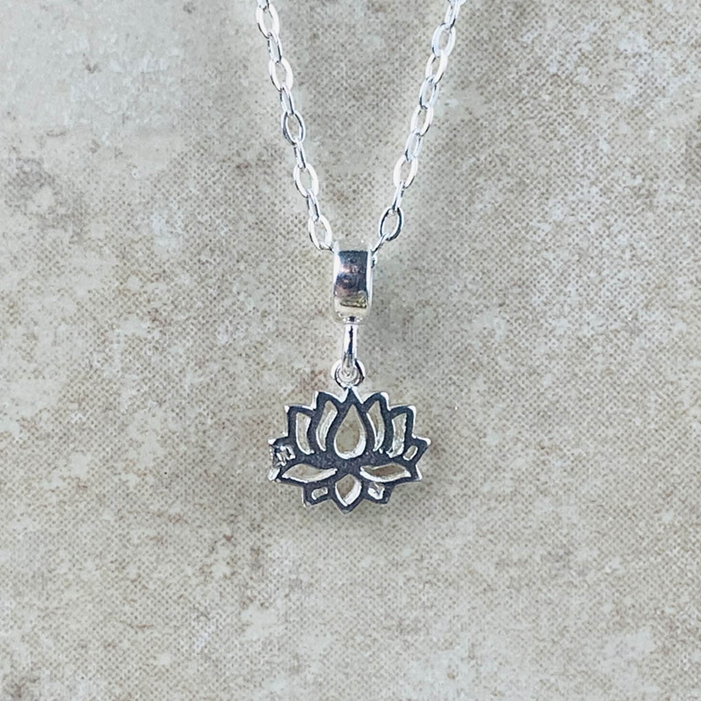 Lotus ss necklace 1