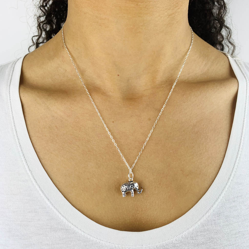 Elephant necklace model2