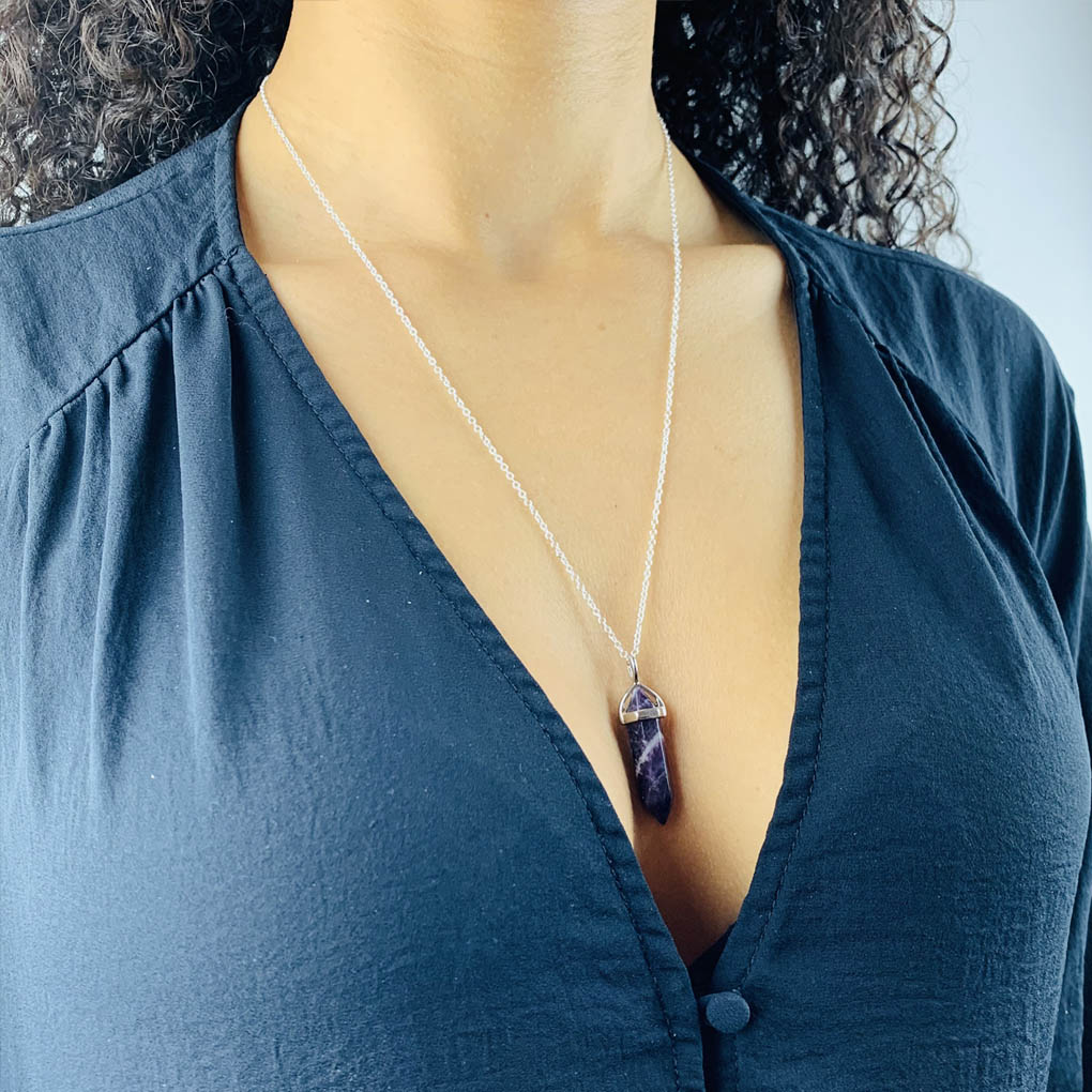 Amethyst point necklace model3