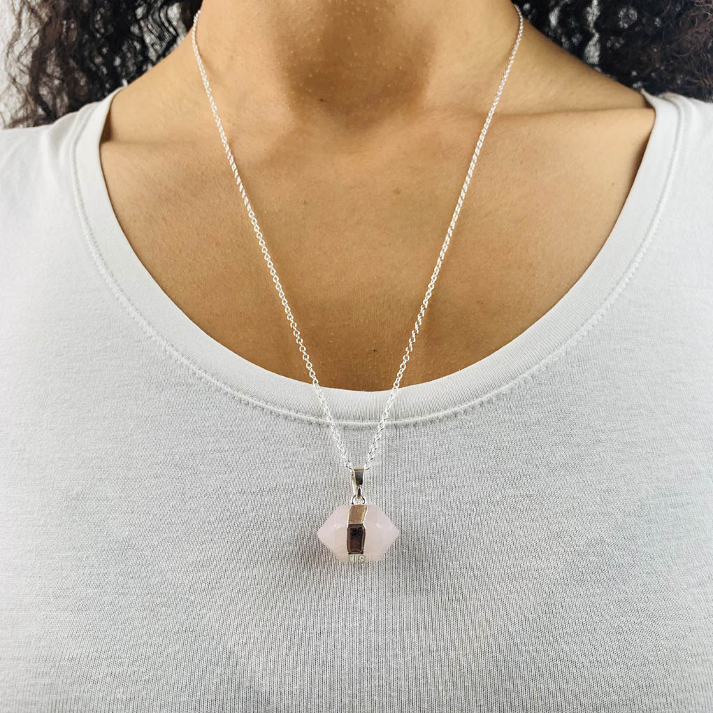 rose quartz hexagon necklace model2